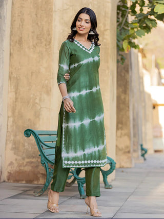 Green Silk Blend Tie Dye Leheriya Straight Cut Kurta Trouser Set