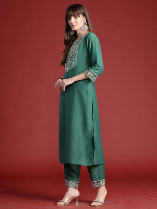 Green Silk Blend Embroidered Straight Shape Suit Set with Organza Dupatta