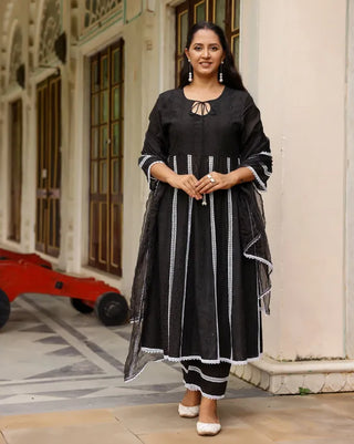 Black Cotton Lace Detailing Anarkali Suit Set with Organza Dupatta