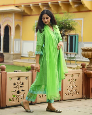 Green Cotton Lace Detailing Suit Set with Net Dupatta