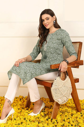 Green Cotton Ethnic Motif Printed Straight Shape Kurta