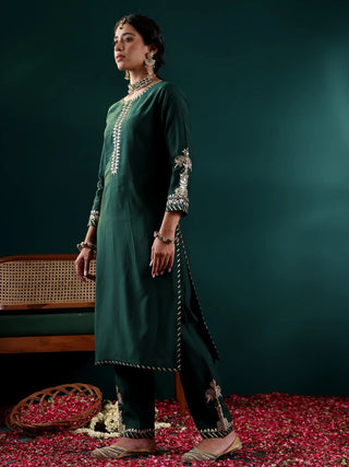 Green Silk Blend Yoke Embroidered Suit Set with Net Dupatta