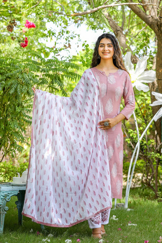 Mauve & Off-White Rayon Ethnic Motif Print Straight Shape Suit Set with Voile Dupatta