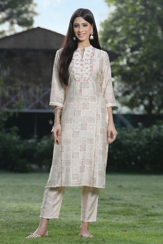 Off White Viscose Muslin Straight Shape Suit Set with Chiffon Dupatta