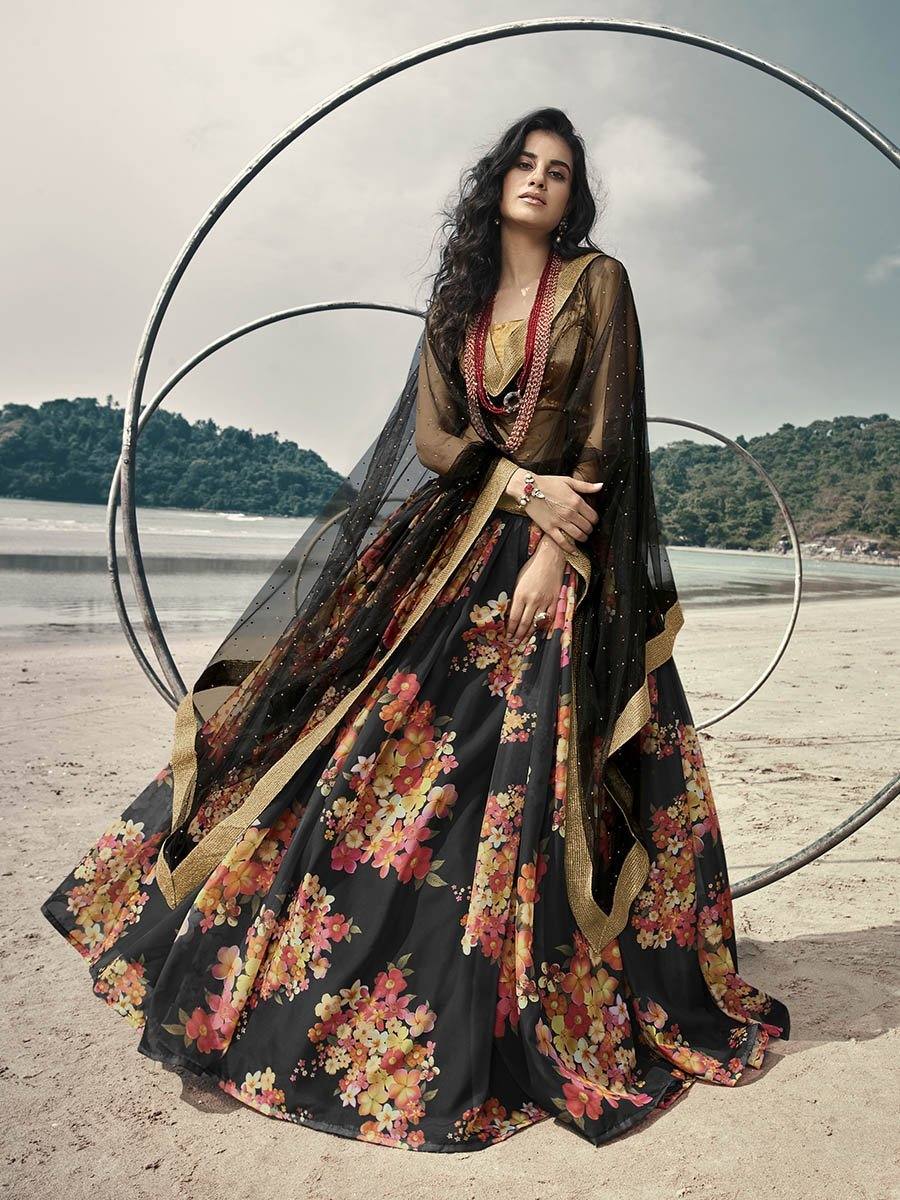 Sabyasachi Lehenga- Latest Sabyasachi Wedding Lehenga Price 2022, Sabyasachi  Bridal Lehenga Collection