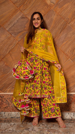 Cotton Yellow Floral Print Straight Cut Suit Set with Organza Dupatta