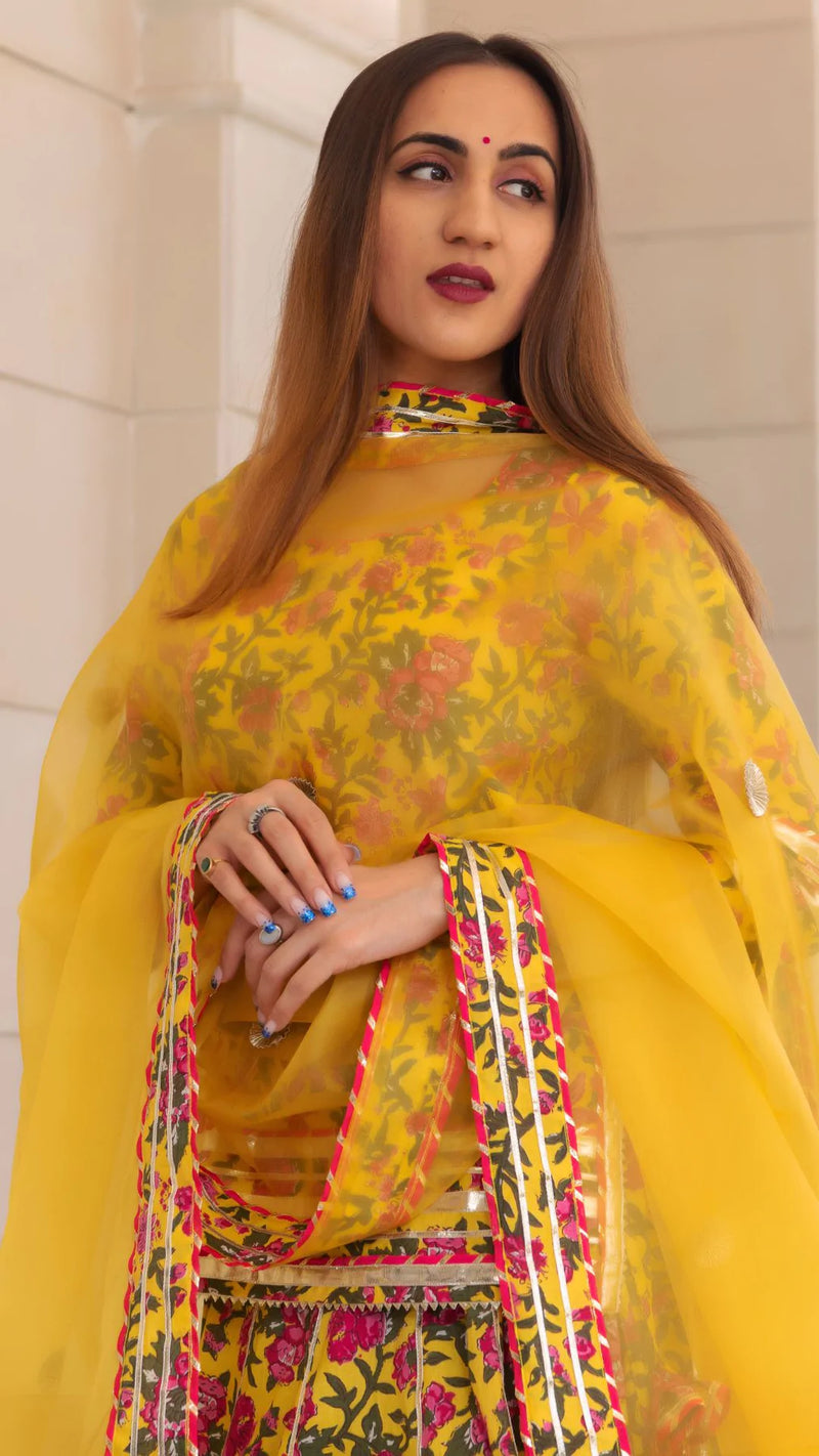 Women Pink Three-Quarter Sleeves Straight Kurta Skirt Set With Dupatta